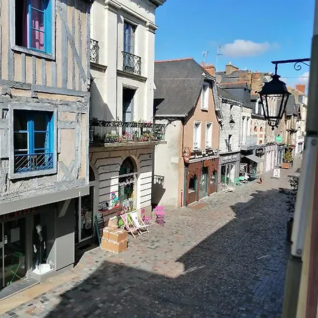 Spacieux T3 Lumineux Dans Quartier Historique Avec Wifi Redon Buitenkant foto