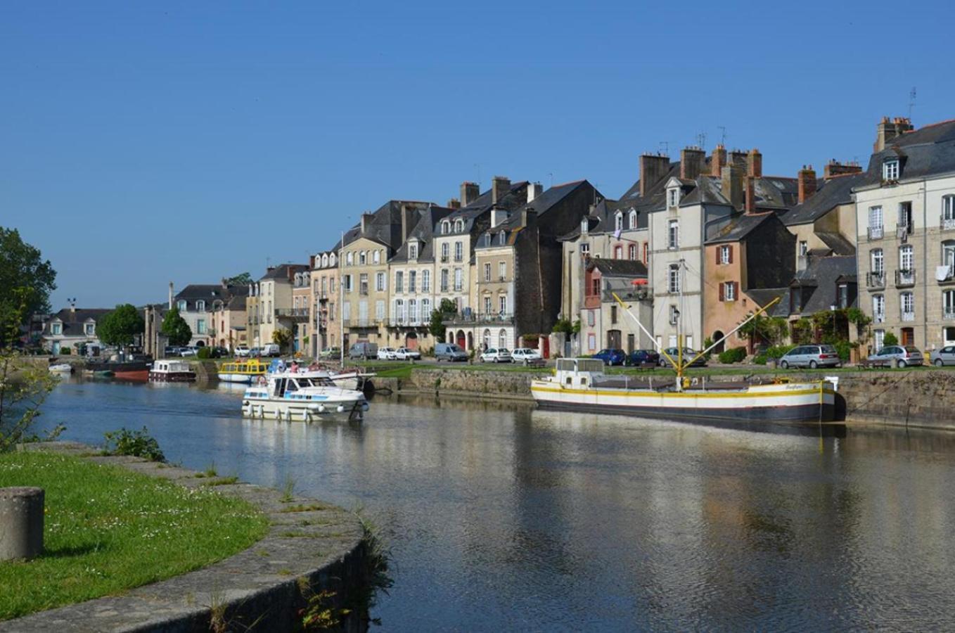 Spacieux T3 Lumineux Dans Quartier Historique Avec Wifi *